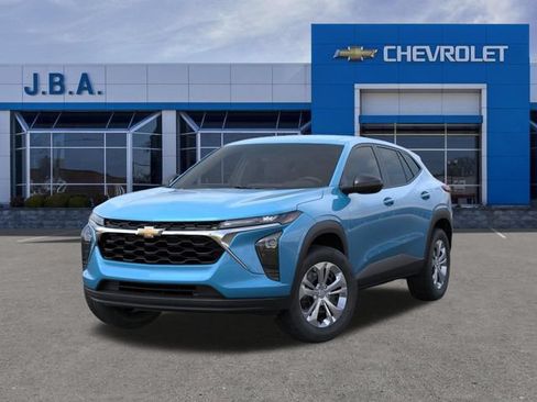New 2026 Chevrolet Trax LS w/ Driver Confidence Package FWD image 6