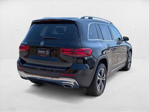 New 2025 Mercedes-Benz GLB 250 image 2