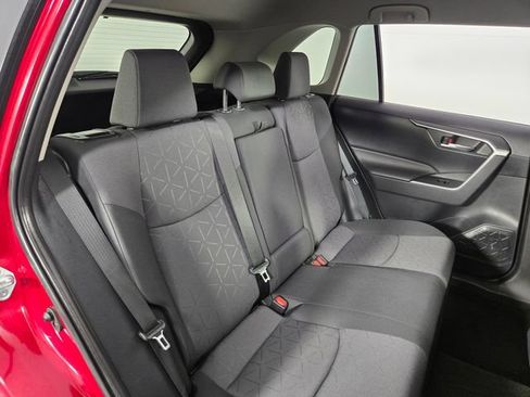 Used 2022 Toyota RAV4 XLE AWD/4WD image 18