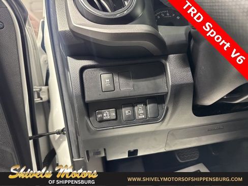 Used 2023 Toyota Tacoma TRD Sport image 15