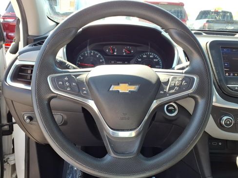 Used 2020 Chevrolet Equinox LS image 8
