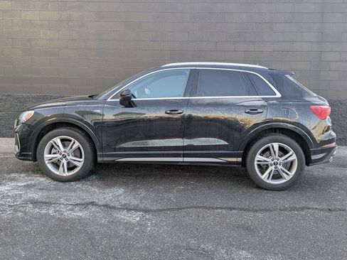 Used 2023 Audi Q3 2.0T Premium w/ Convenience Package image 8