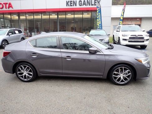 Used 2022 Acura ILX w/ Premium Package image 2