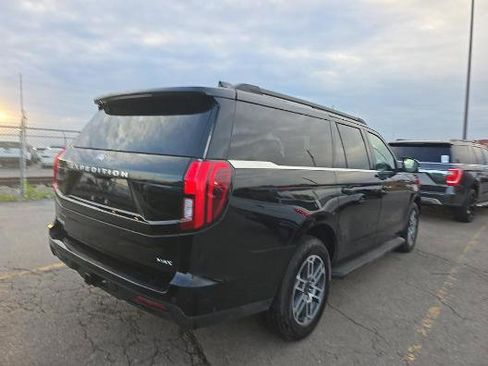 Used 2025 Ford Expedition Max Active AWD/4WD image 4