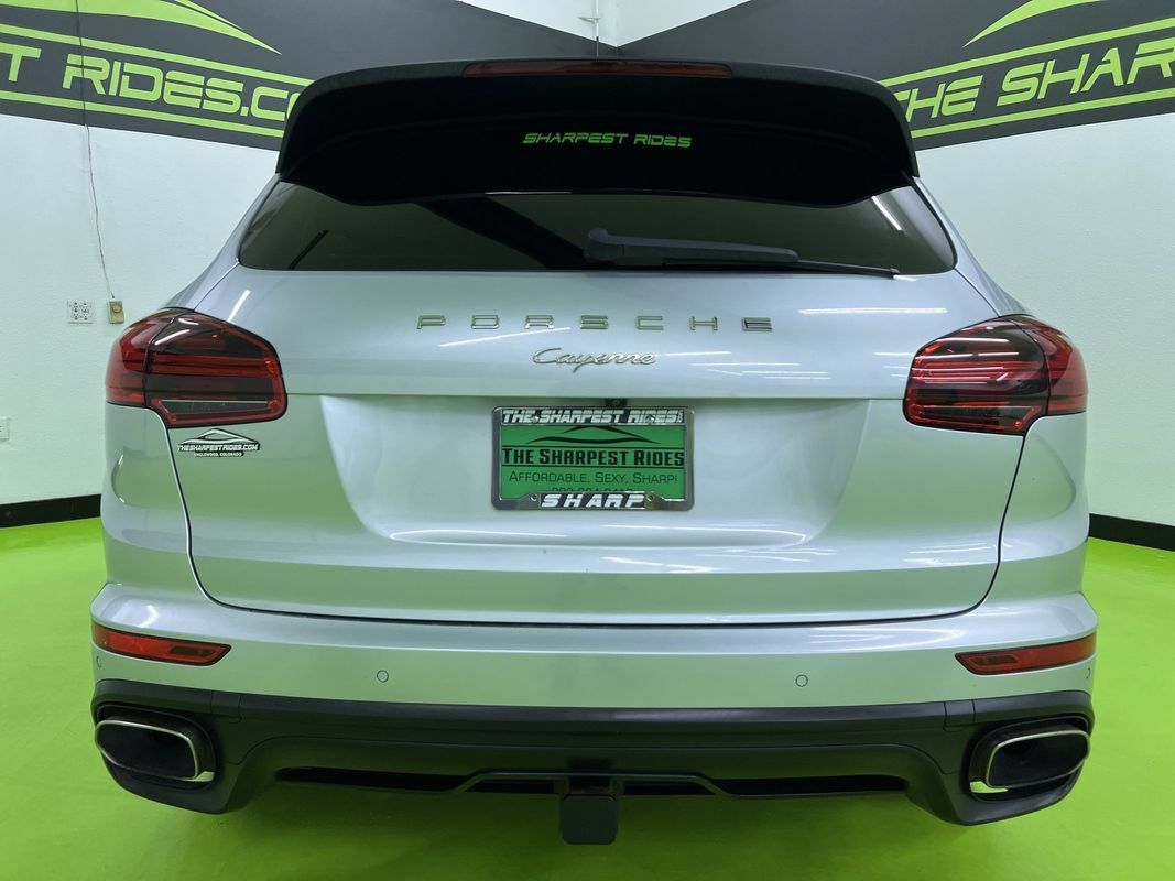 Used 2017 Porsche Cayenne Platinum Edition w/ Premium Package (PJV) AWD/4WD image 8
