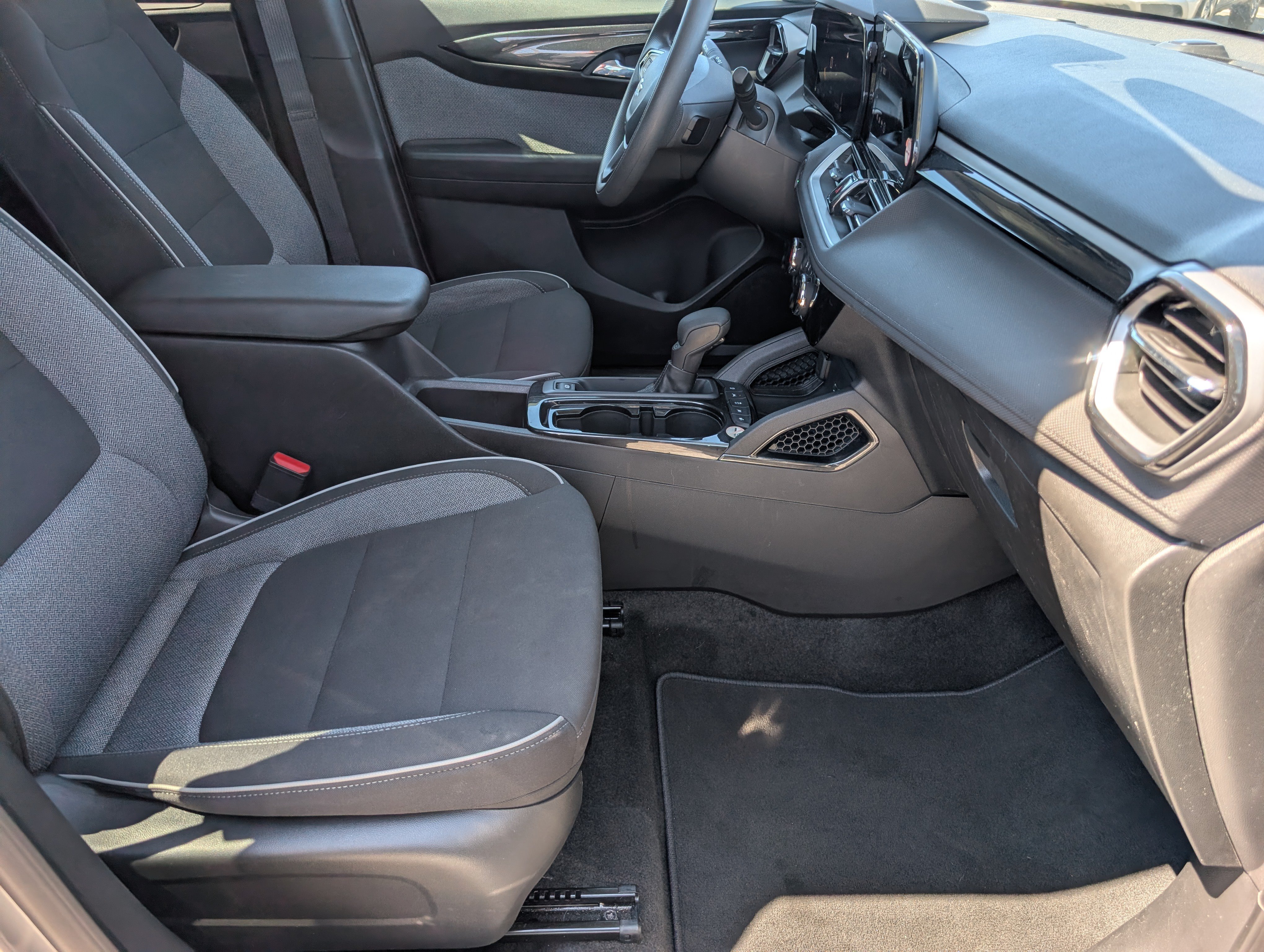 Used 2025 Chevrolet TrailBlazer LT FWD image 26
