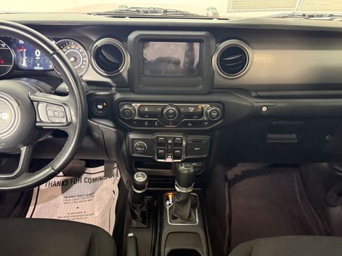 Used 2021 Jeep Gladiator Sport AWD/4WD image 11