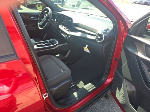 Used 2025 Chevrolet Equinox LT w/ Safety and Technology Package image 41