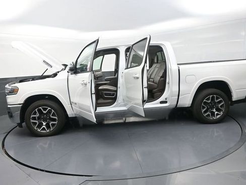 New 2025 RAM 1500 Laramie AWD/4WD image 33