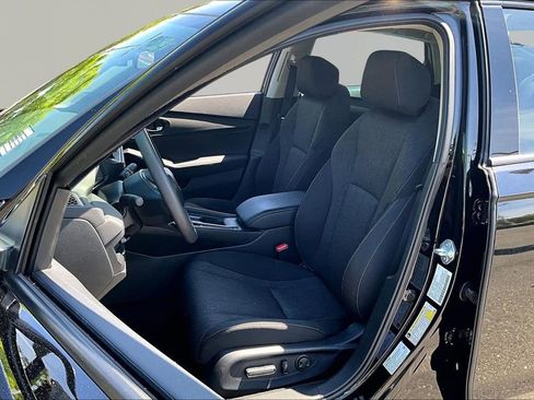 Used 2025 Honda Accord SE image 17