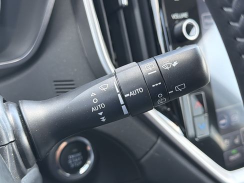 Used 2023 Subaru Ascent Touring AWD/4WD image 17