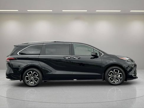 New 2026 Toyota Sienna Platinum AWD/4WD image 2