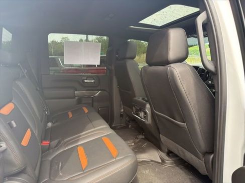 Used 2023 GMC Sierra 2500 AT4 w/ AT4 Preferred Package AWD/4WD image 13