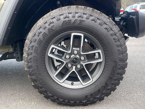 New 2025 Jeep Gladiator Mojave w/ Safety Group image 9