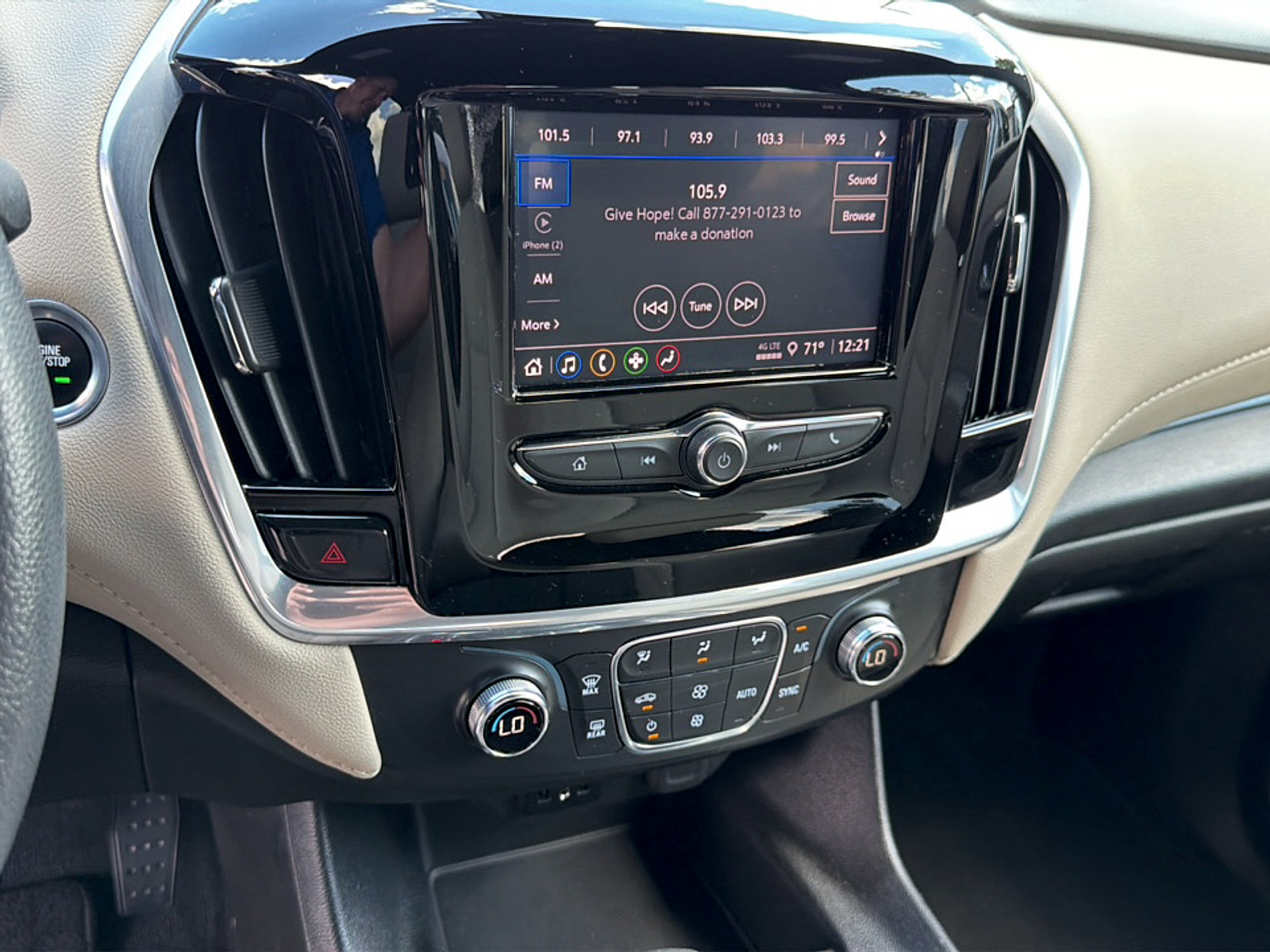 Used 2022 Chevrolet Traverse LS FWD image 17