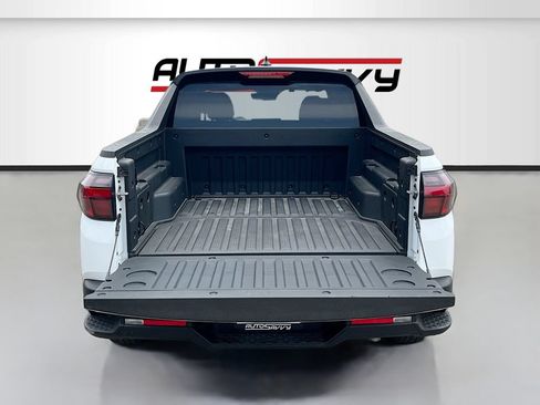 Used 2025 Hyundai Santa Cruz SE FWD image 23