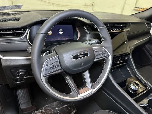 New 2025 Jeep Grand Cherokee Laredo image 20