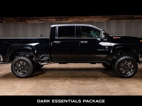 Used 2024 Chevrolet Silverado 2500 LTZ w/ LTZ Convenience Package image 10