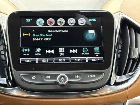 Used 2016 Chevrolet Volt Premier w/ Driver Confidence Package FWD image 14