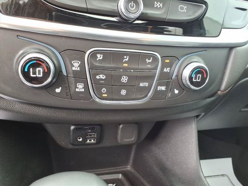 Used 2023 Chevrolet Traverse RS w/ LPO, Floor Liner Package AWD/4WD image 17