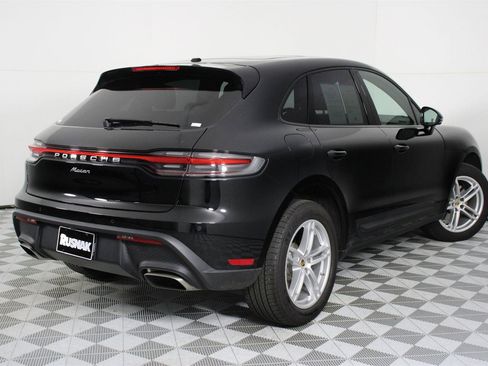 Certified 2025 Porsche Macan image 7