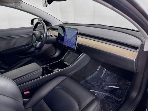 Used 2018 Tesla Model 3 Long Range image 32