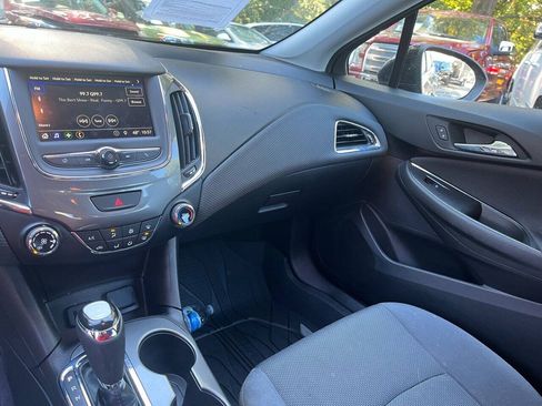 Used 2019 Chevrolet Cruze LS FWD image 14