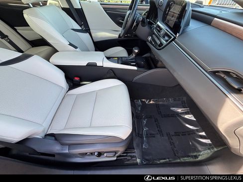 Certified 2025 Lexus ES 350 w/ Premium Package image 12