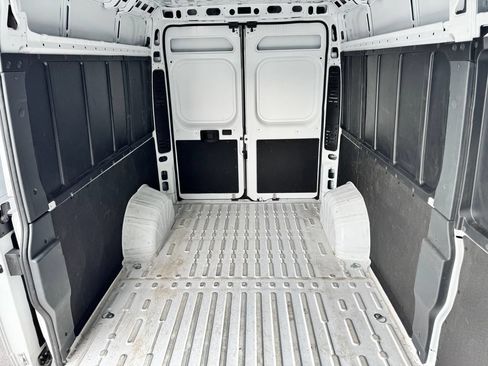 Used 2026 RAM ProMaster 2500 w/ Convenience Group FWD image 15