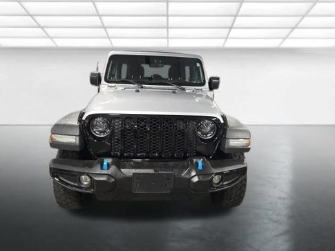 Used 2023 Jeep Wrangler Unlimited w/ Sun & Screen Package AWD/4WD image 9