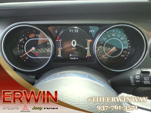 Used 2018 Jeep Wrangler Unlimited Sahara AWD/4WD image 16