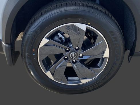 New 2025 Nissan Rogue SV image 7