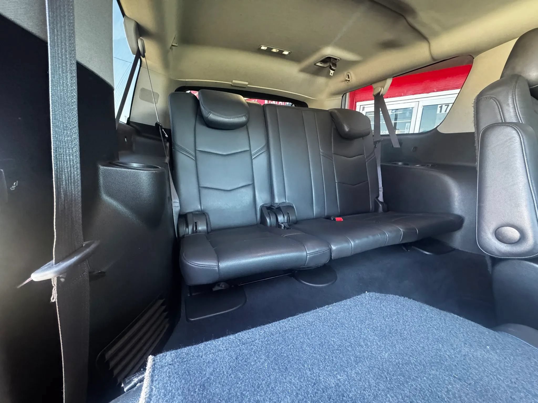 Used 2017 Cadillac Escalade ESV Luxury AWD/4WD image 21