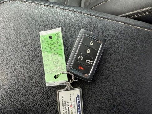 Used 2023 Jeep Grand Cherokee L Laredo image 13