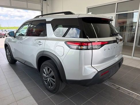 Used 2025 Nissan Pathfinder SV AWD/4WD image 3