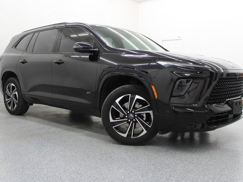 Used 2025 Buick Enclave Sport Touring image 1