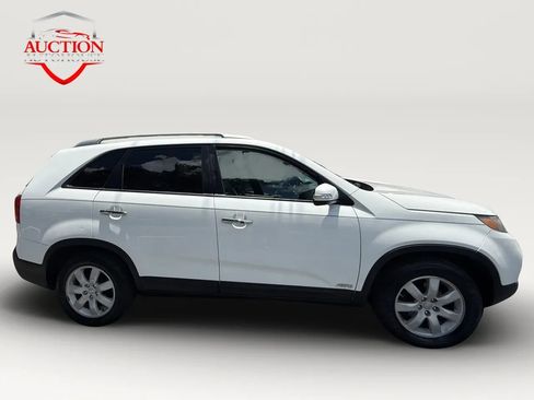 Used 2013 Kia Sorento LX AWD/4WD image 4