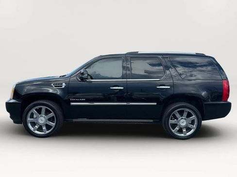 Used 2011 Cadillac Escalade Premium RWD image 8