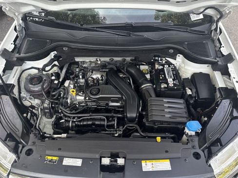 Used 2022 Volkswagen Taos SE image 17