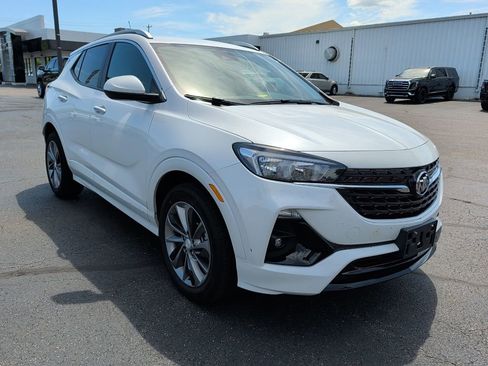 Used 2023 Buick Encore GX Select w/ Sport Touring Package FWD image 4