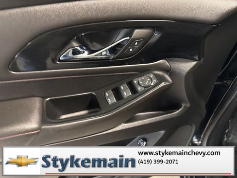 Used 2022 Chevrolet Traverse RS image 32