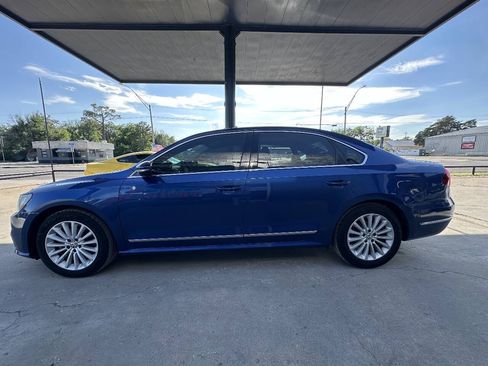 Used 2017 Volkswagen Passat 1.8T SE FWD image 3