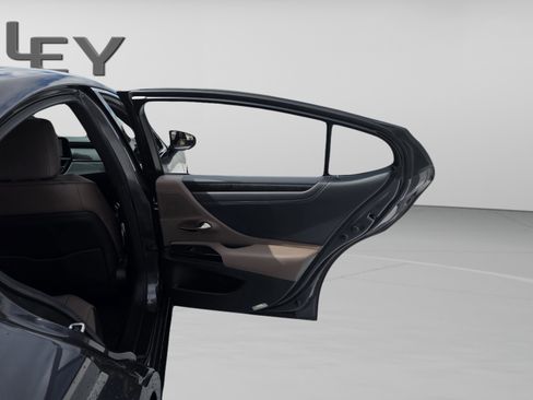 Used 2024 Lexus ES 300h w/ Technology Package image 22