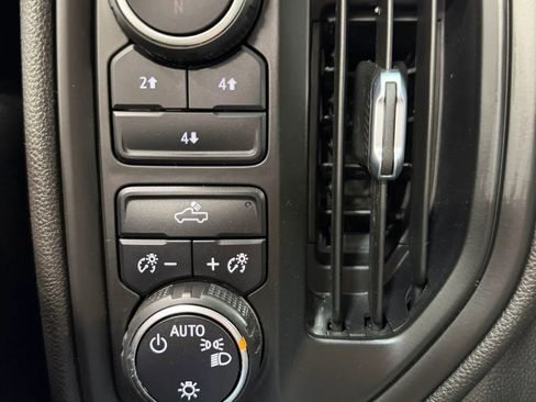 Used 2022 Chevrolet Silverado 2500 W/T image 26