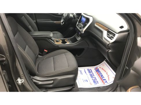 Used 2020 GMC Acadia SLE w/ LPO, Floor Liner Package AWD/4WD image 18