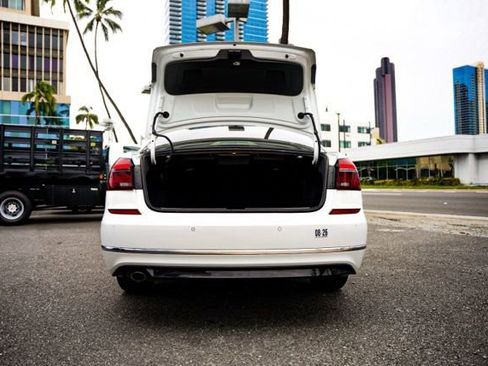 Used 2019 Volkswagen Passat 2.0T SE R-Line image 6