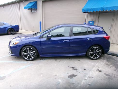 Used 2023 Subaru Impreza 2.0i Sport image 3