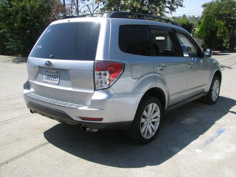Used 2012 Subaru Forester 2.5X Limited AWD/4WD image 6