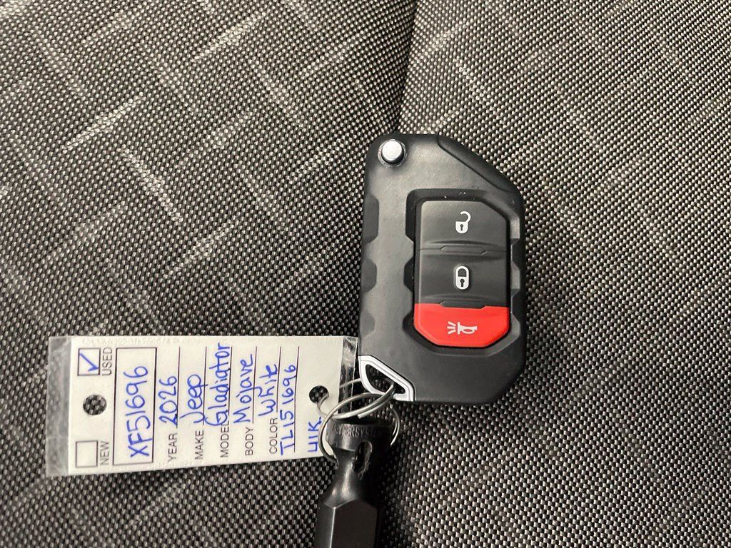 Used 2026 Jeep Gladiator Mojave AWD/4WD image 28