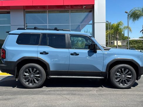 Certified 2025 Toyota Land Cruiser image 4